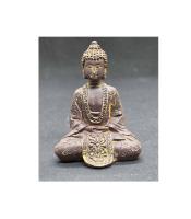 Grüßender Buddha in Felsoptik mit Geschenktütchen